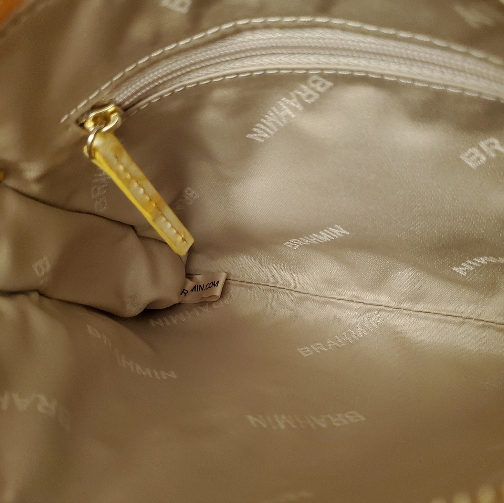 NWT Brahmin Lemon Drop Yellow Daisy Clutch Wristlet And Dustbag - Picture 6 of 6